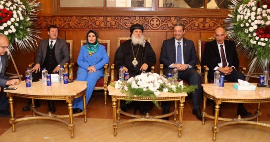 محافظ دمياط يزور كنيسة العذراء مريم لتقديم التهانى بعيد الميلاد المجيد