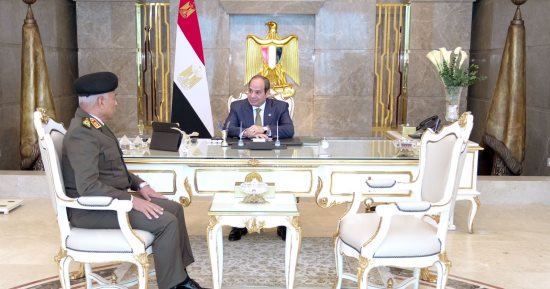 الرئيس السيسى يستقبل القائد العام للقوات المسلحة وزير الدفاع والإنتاج الحربي