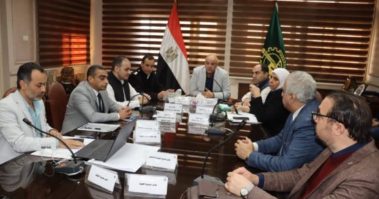 محافظ القليوبية يبحث إجراءات تحويل قرية القلج وتوابعها إلى مدينة