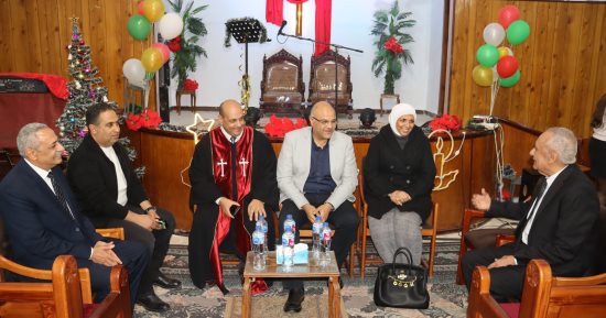 محافظ القليوبية يتفقد الكنائس ببنها ويقدم التهنئة للأخوة المسيحيين بمناسبة رأس السنة