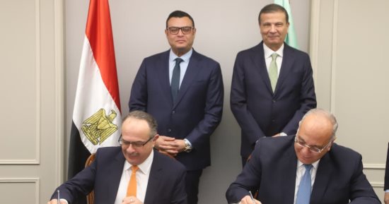 وزيرا الزراعة والإسكان يشهدان توقيع عقدا لإعادة تأهيل محطة الشيخ زويد
