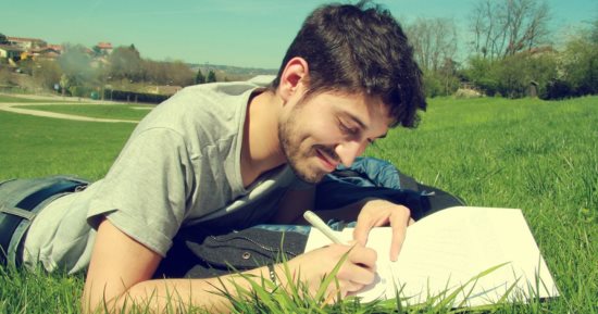 4 صفات يتمتع بها محبو الكتابة اليدوية.. لو مش بتحب تكتب على الموبايل