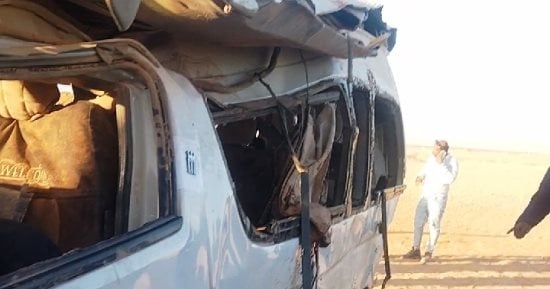 إصابة 5 طلاب فى انقلاب سيارة ميكروباص بقنا