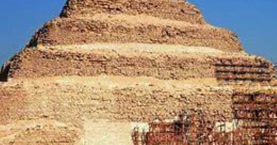 ما أقدم أثر معمارى قائم فى مصر؟