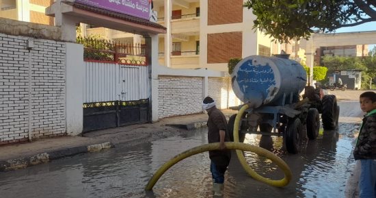  رفع مياه الأمطار واستمرار الاستعداد للتقلبات الجوية بكفر الشيخ