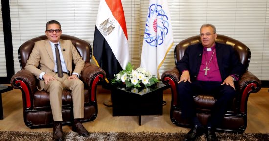 رئيس تحرير اليوم السابع يهنئ رئيس الطائفة الإنجيلية ويؤكد دعم الدولة لقيم المواطنة
