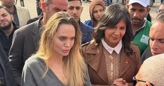 النجمة العالمية أنجلينا جولي من معبر رفح: غزة تواجه كارثة إنسانية لا تُطاق