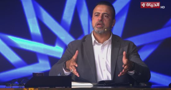 دولة التلاوة.. مصطفى حسنى: أى موقف كبير يأتى على بلادنا يبين حقيقة معدن الإنسان
