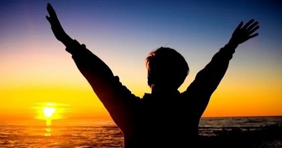 4 سمات يتصف بها الأشخاص المحظوظون.. أنت زيهم ولا لأ؟