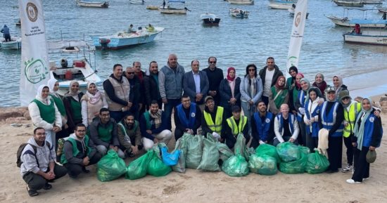 وزارة البيئة تدشن أول حملة للقضاء على المخلفات الصلبة والبلاستيكية بالإسكندرية.. صور