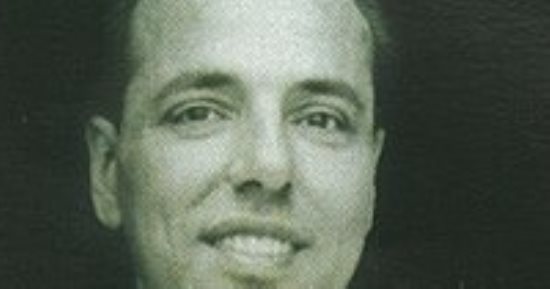 حسين بيكار فى ذكرى ميلاده.. ما قاله محمد جبريل عن الفنان فى كتاب أهل البحر