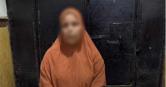 الداخلية تضبط سيدة تجمع بطاقات الرقم القومى من الناخبين بمحيط لجان أسوان