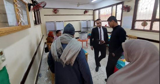 استمرار توافد الناخبين على لجان انتخابات الإعادة فى الداخلة.. فيديو
