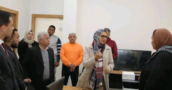 نائب محافظ الوادي الجديد تتفقد صندوق استصلاح الأراضي بمجمع المصالح