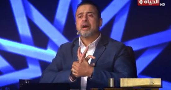 دولة التلاوة.. مصطفى حسنى: الكفاح من أجل لقمة العيش شرف كبير