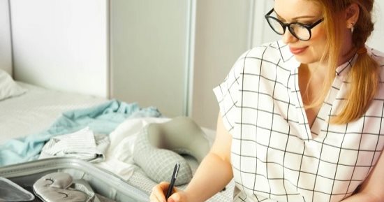4 صفات يتمتع بها من يسافر بحقيبة واحدة.. أبرزها توفير المال