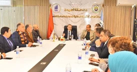 محافظ أسيوط: انتظام فتح لجان الإعادة بانتخابات مجلس النواب بالدوائر الثلاث