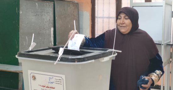 السيدات يفتتحن مشهد الإعادة في لجان الهرم.. حضور مبكر وإصرار على المشاركة