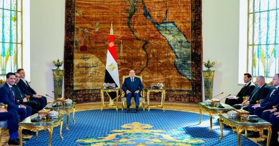 الرئيس السيسى يستقبل وفد فيفا فى إطار الجولة الترويجية لكأس العالم.. صور