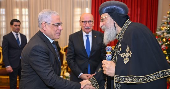 النائب العام ورئيس مجلس القضاء الأعلى يزوران البابا تواضروس للتهنئة بعيد الميلاد المجيد