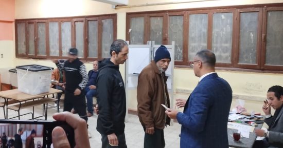 زيادة الإقبال على صناديق الاقتراع بالوراق وطناش قبل لحظات من غلق باب التصويت