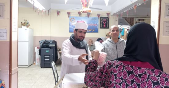 توزيع 2 طن من لحوم صك الإطعام على الأسر الأولى بالرعاية فى الإسماعيلية