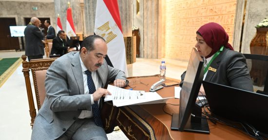 بدء استقبال النواب الجدد وتسليم كارنيهات العضوية بمقر البرلمان بالعاصمة الجديدة