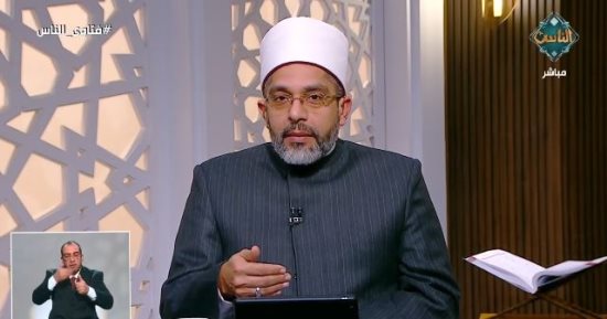 هل يأثم الطالب أو الموظف إذا حضرت الصلاة ولم يستطع ترك المحاضرة أو العمل؟