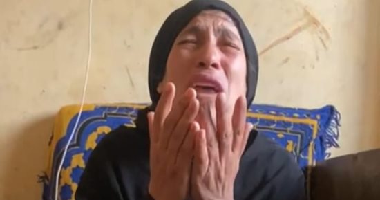 والدة قتيل بولاق الدكرور تكشف تفاصيل الجريمة: حرموني من ابني الكبير.. فيديو