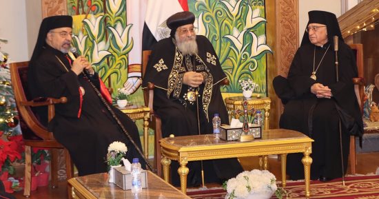 بطريركا الأقباط الكاثوليك والروم الكاثوليك يهنئان البابا تواضروس الثاني بعيد الميلاد