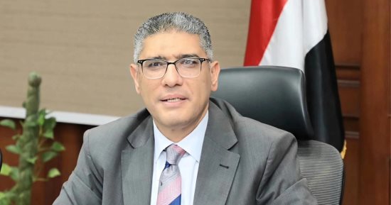محافظ الجيزة يهنئ قداسة البابا تواضروس بعيد الميلاد المجيد
