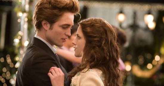 كريستين ستيوارت تُبدي رغبتها في إعادة تقديم سلسلة Twilight كمخرجة