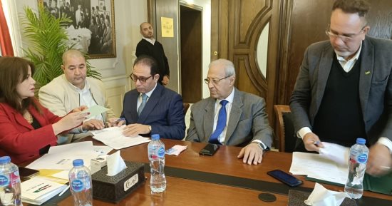 ياسر حسان ينتهى من تقديم أوراق ترشحه على مقعد رئاسة حزب الوفد 