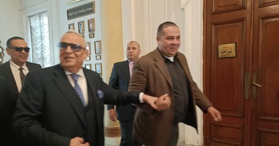 المستشار بهاء أبو شقة يصل الوفد لتقديم أوراق ترشحه على مقعد رئاسة الحزب