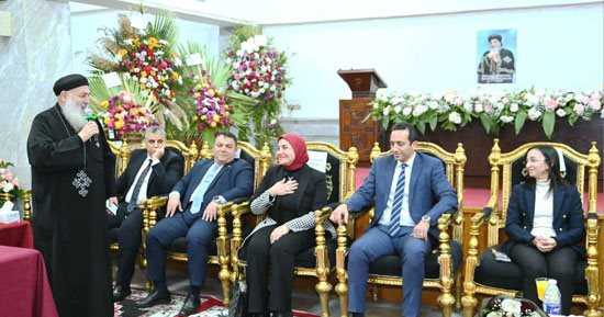 جامعة دمنهور تقدم التهنئة بعيد الميلاد المجيد لنيافة الأنبا إيلاريون بمطرانية دمنهور