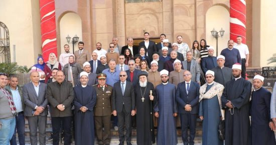 قداس عيد الميلاد.. محافظ المنيا: مصر ستبقى نموذجا متفردا للتعايش والمحبة