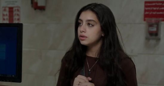 ياسمينا العبد تحاول إثبات التهم على چلا هشام فى مسلسل ميد تيرم