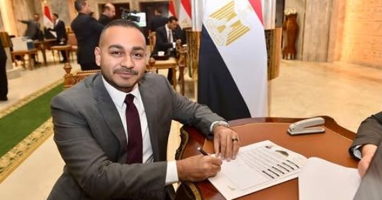 أحمد ناصر بعد تسلمه كارنيه عضوية مجلس النواب: دعم الصناعة على رأس أولوياتي