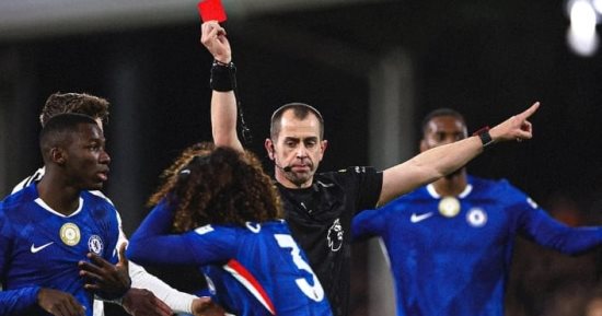 فولهام ضد تشيلسي.. شوط أول سلبي وطرد كوكوريلا يعقّد موقف البلوز في ديربي غرب لندن