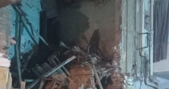محافظ القليوبية يشكل لجنة هندسية بعد انهيار جزء من مبنى قديم خالٍ من السكان
