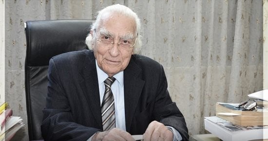 رئيس الطائفة الإنجيلية ينعى المفكر الكبير مراد وهبة: فقدنا قامة تنويرية
