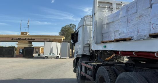 الهلال الأحمر المصرى يطلق قافلة محملة بـ 6 آلاف طن مساعدات إنسانية إلى غزة