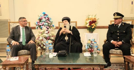 محافظ الجيزة يزور مقر مطرانية شمال الجيزة للتهنئة بعيد الميلاد المجيد