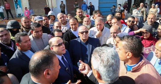 محافظ كفر الشيخ يستمع لشكاوى وطلبات أهالى سيدى سالم
