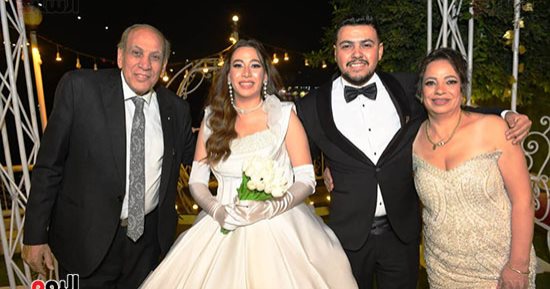 الفنان منير مكرم يحتفل بزفاف ابنته.. صور