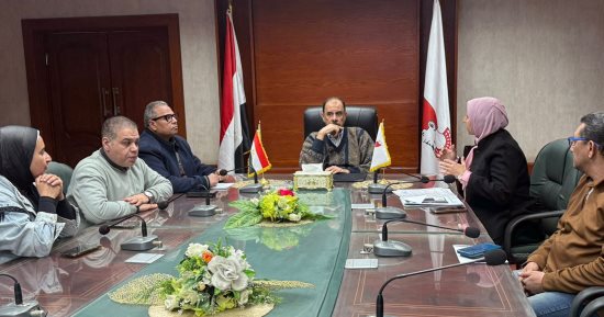محافظ سوهاج يتابع مقترح التطوير التنفيذي لشارع المحطة وفق الهوية البصرية