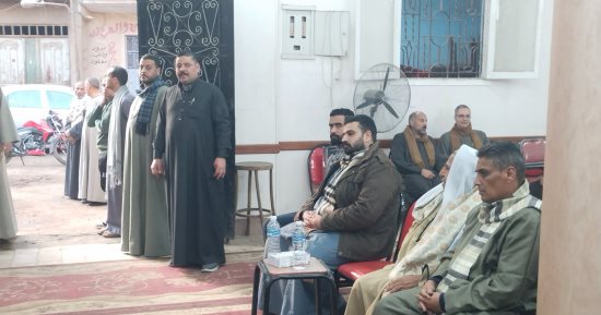 الكل جاى يعزى.. أسرة شاب توفى ساجدا فى صلاة المغرب بقليوب تتلقى عزاءه