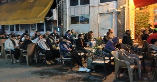مصر وكوت ديفوار.. توافد جماهير الإسكندرية على المقاهى لمتابعة المباراة