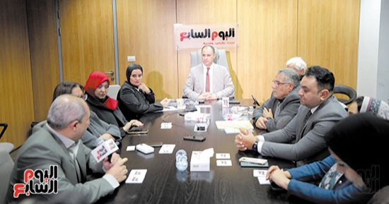 أزمة الكلاب الضالة.. مسئولون وخبراء بندوة «اليوم السابع»: تضارب الأرقام يكشف تجاوزنا للمعدلات العالمية بـ30%.. حقيقة تحول الكلاب من «أليفة» لـ«مفترسة».. و12 مركز إيواء لتطبيق استراتيجية «الإمساك والتعقيم»