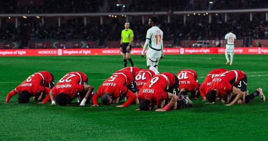 منتخب مصر يواجه السعودية وديًا الليلة في قمة عربية مثيرة